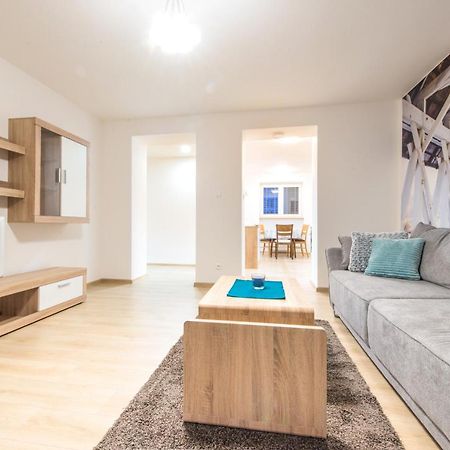 Apartman Razusa Centrum Banská Bystrica Exterior foto